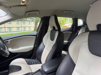 USED 2014 14 VOLVO V40 CROSS COUNTRY 1.6 D2 Lux Hatchback 5dr Diesel Powershift Euro 5 (s/s) (115 ps) 