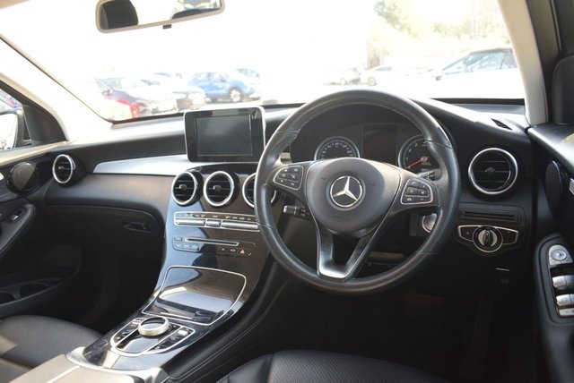 2019 Mercedes-Benz GLC - Photo 3