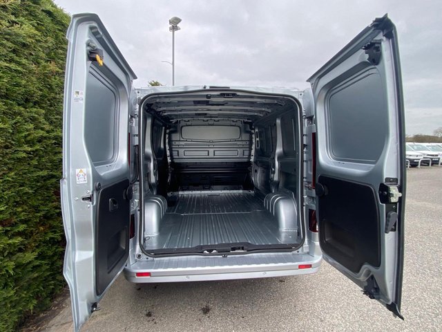 2026 RENAULT TRAFIC - Photo 9