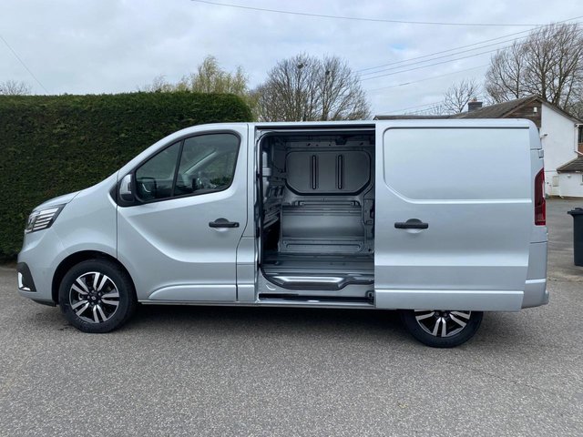 2026 RENAULT TRAFIC - Photo 6