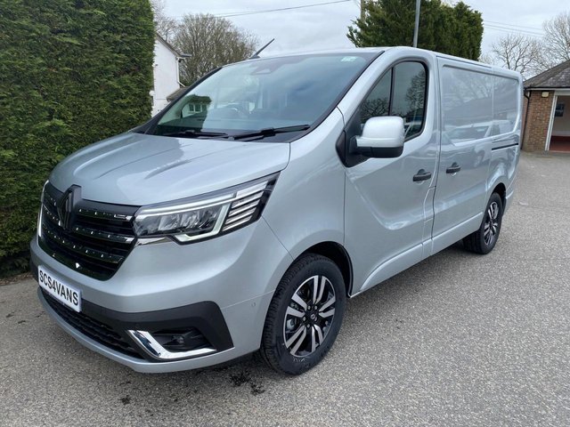 2026 RENAULT TRAFIC - Photo 4