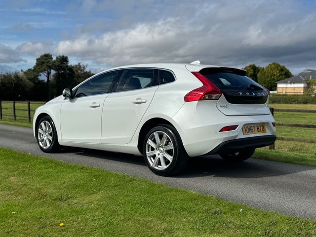 2017 Volvo V40 2L Inscription 5dr - Photo 5