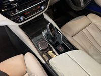 USED 2018 18 BMW 5 SERIES 2.0 520d M Sport Saloon 4dr Diesel Auto Euro 6 (s/s) (190 ps) FBMWSH + HARMON KARDON + &pound;6.3K SPEC + AERO KIT + AMBIENTS!