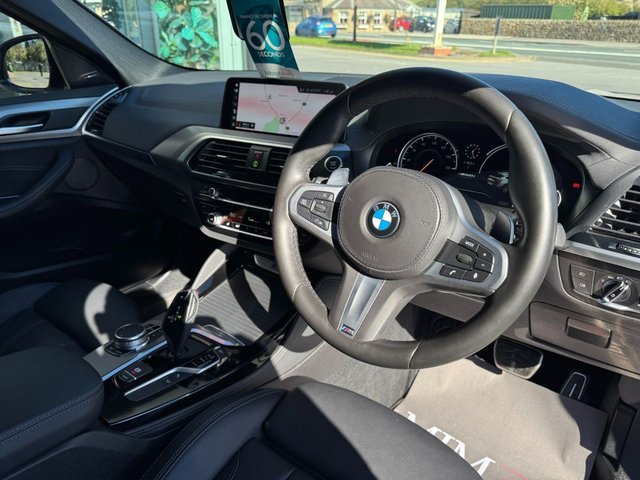 2019 BMW X4 2019 3.0 M40i M Sport SUV 5dr Petrol Auto xDrive Euro 6 (s/s) (354 ps) * HUGE SPEC LIST * COMFORT PACK * M SPORT PLUS PACK * HARMAN KARDON * 21" ALLOY WHEELS * VIRTUAL COCKPIT * HEATED VERNASCA LEATHER * BMW DISPLAY KEY * M SPORT BRAKING * SENSATEC TRIM * ALPINE WHITE * ACOUSTIC GLAZING * SUN PROTECTION GLAZING * COMFORT ACCESS * EXTENDED STORAGE * LED LIGHTS * AUTOMATIC TAILGATE * BLACK REAR SPOILER STUNNING THROUGHOUT * - Photo 4