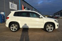USED 2015 65 VOLKSWAGEN TIGUAN 2.0 TDI BlueMotion Tech R-Line SUV 5dr Diesel Manual 4WD Euro 6 (s/s) (150 ps) Reverse Camera - Heated Seats - Satellite Navigation