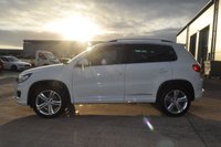 USED 2015 65 VOLKSWAGEN TIGUAN 2.0 TDI BlueMotion Tech R-Line SUV 5dr Diesel Manual 4WD Euro 6 (s/s) (150 ps) Reverse Camera - Heated Seats - Satellite Navigation