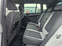 USED 2015 65 VOLKSWAGEN TIGUAN 2.0 TDI BlueMotion Tech R-Line SUV 5dr Diesel Manual 4WD Euro 6 (s/s) (150 ps) Reverse Camera - Heated Seats - Satellite Navigation