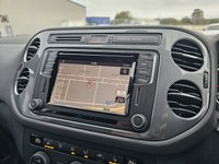 USED 2015 65 VOLKSWAGEN TIGUAN 2.0 TDI BlueMotion Tech R-Line SUV 5dr Diesel Manual 4WD Euro 6 (s/s) (150 ps) Reverse Camera - Heated Seats - Satellite Navigation