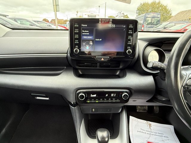 2020 TOYOTA YARIS 1.5 VVT-h Design Hatchback 5dr Petrol Hybrid E-CVT Euro 6 (s/s) (116 ps) - Photo 8