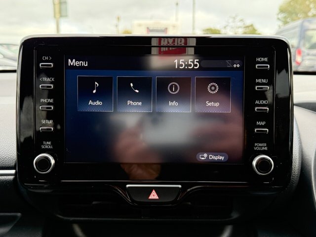 2020 TOYOTA YARIS 1.5 VVT-h Design Hatchback 5dr Petrol Hybrid E-CVT Euro 6 (s/s) (116 ps) - Photo 9