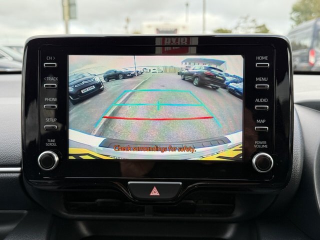 2020 TOYOTA YARIS 1.5 VVT-h Design Hatchback 5dr Petrol Hybrid E-CVT Euro 6 (s/s) (116 ps) - Photo 10