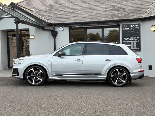 View our AUDI Q7