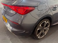 USED 2021 21 CUPRA LEON 1.4 eHybrid 12.8kWh First Edition Hatchback 5dr Petrol Plug-in Hybrid DSG Euro 6 (s/s) (245 ps) 2 keys, FSH, reverse cam, NAV, DAB