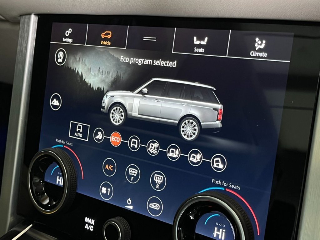 USED 2018 68 LAND ROVER RANGE ROVER 3.0 SD V6 Vogue SE SUV 5dr Diesel Auto 4WD Euro 6 (s/s) (275 ps) 