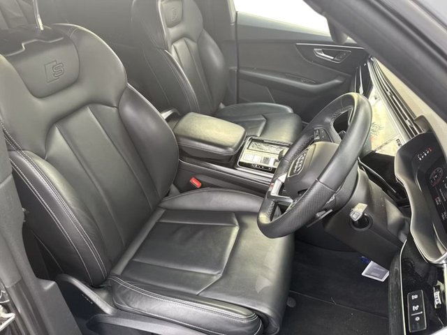 2021 AUDI Q8 - Photo 5
