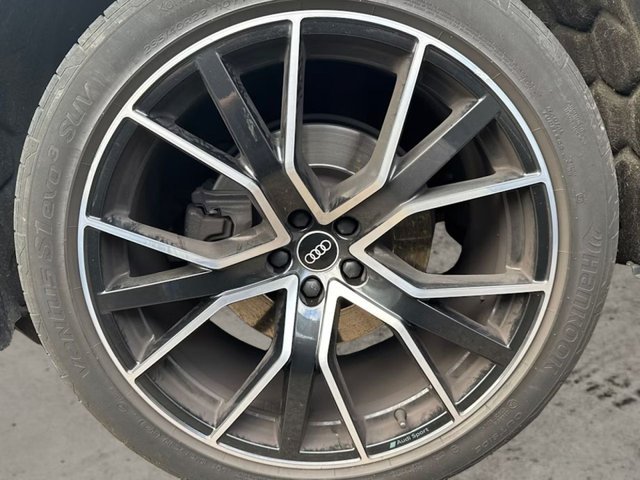 2021 AUDI Q8 - Photo 8