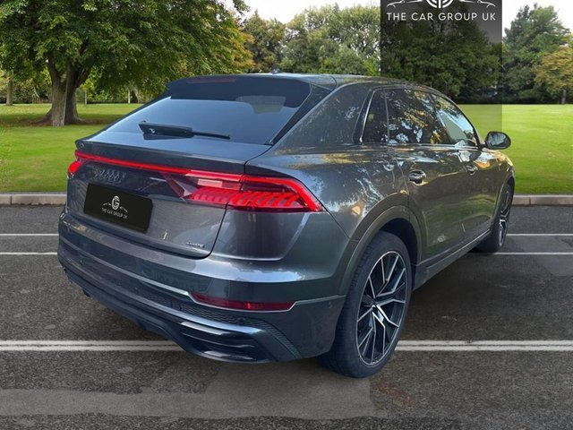 2021 AUDI Q8 - Photo 2