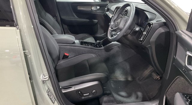 2024 VOLVO XC40 - Photo 6
