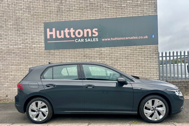 2022 Volkswagen Golf 1.5L Style 5dr - Photo 2