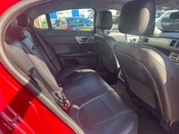 USED 2015 15 JAGUAR XF 2.2d Luxury Saloon 4dr Diesel Auto Euro 5 (s/s) (200 ps) 