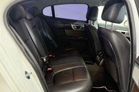 USED 2014 64 JAGUAR XF 2.2d Luxury Saloon 4dr Diesel Auto Euro 5 (s/s) (163 ps) 