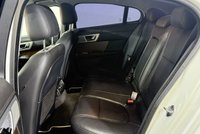 USED 2014 64 JAGUAR XF 2.2d Luxury Saloon 4dr Diesel Auto Euro 5 (s/s) (163 ps) 