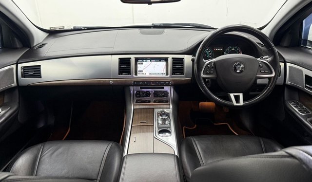 2014 JAGUAR XF - Photo 12