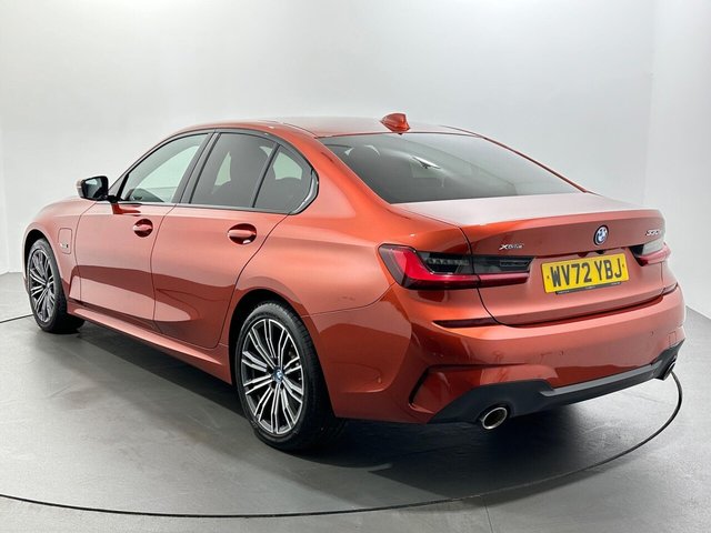 2022 BMW 3 Series - Photo 6