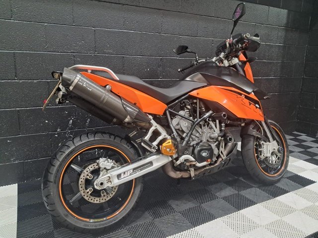 View our KTM 990 SUPERMOTO