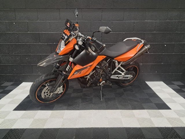 View our KTM 990 SUPERMOTO