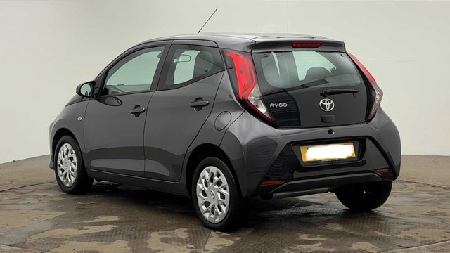 2021 Toyota Aygo 1L X-Play 5dr - Photo 2