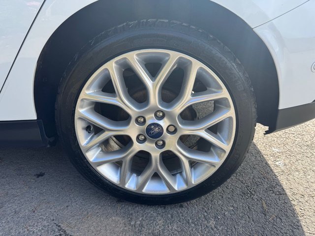 2017 Ford Focus 1L Titanium X 5dr - Photo 12