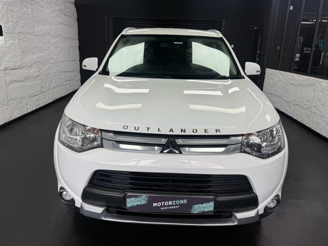 2015 MITSUBISHI OUTLANDER - Photo 4