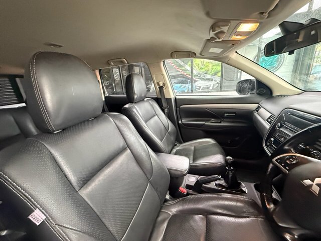2015 MITSUBISHI OUTLANDER - Photo 11