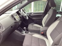 USED 2014 64 VOLKSWAGEN TIGUAN 2.0 TDI BlueMotion Tech R-Line SUV 5dr Diesel DSG 4WD Euro 5 (s/s) (Nav) (177 ps) 