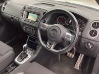 USED 2014 64 VOLKSWAGEN TIGUAN 2.0 TDI BlueMotion Tech R-Line SUV 5dr Diesel DSG 4WD Euro 5 (s/s) (Nav) (177 ps) 