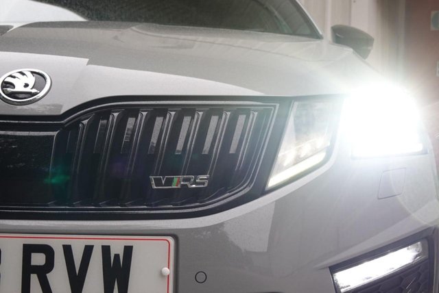 2018 SKODA OCTAVIA 2.0 TSI vRS Hatchback 5dr Petrol DSG Euro 6 (s/s) (245 ps) - Photo 10