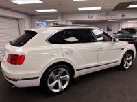 USED 2017 17 BENTLEY BENTAYGA 4.0d V8 Diesel Auto Euro 6 UK DELIVERY FLAT FEE &pound;175 (SUBJECT TO DEAL) *OVER 100 IMAGES ON OUR WEBSITE*BESPOKE FINANCE ARRANGED*PART EXCHANGE WELCOME*ALL VEHICLES HPI CLEAR