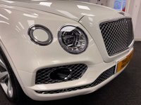 USED 2017 17 BENTLEY BENTAYGA 4.0d V8 Diesel Auto Euro 6 UK DELIVERY FLAT FEE &pound;175 (SUBJECT TO DEAL) *OVER 100 IMAGES ON OUR WEBSITE*BESPOKE FINANCE ARRANGED*PART EXCHANGE WELCOME*ALL VEHICLES HPI CLEAR