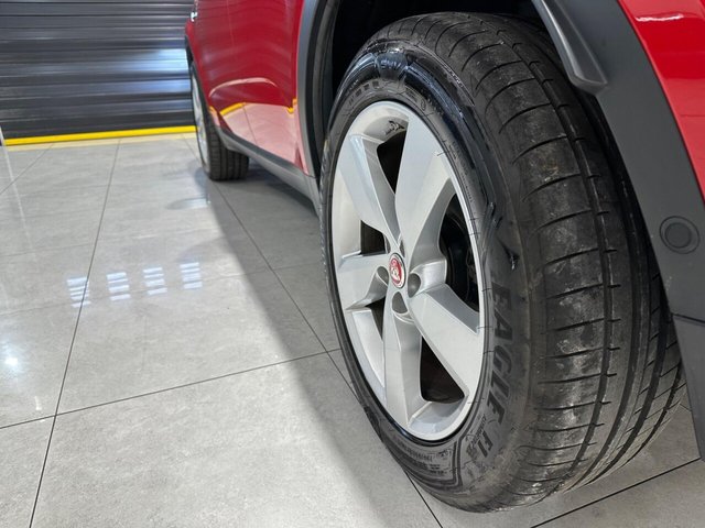 2019 JAGUAR E-PACE - Photo 10