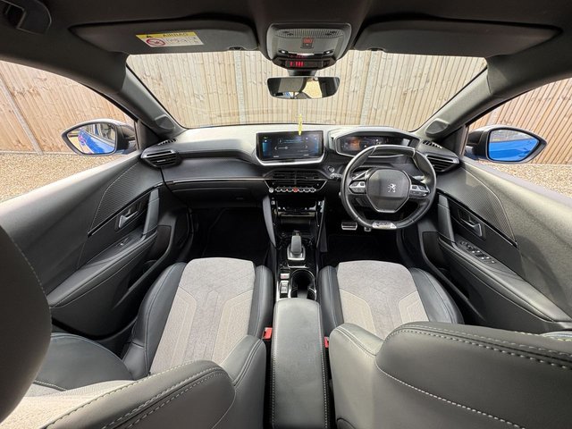 2020 PEUGEOT E-208 - Photo 9