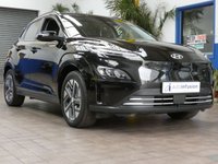 USED 2022 72 HYUNDAI KONA 64kWh Premium SUV 5dr Electric Auto (10.5kW Charger) (204 ps) SAT NAV ANDROID APPLE CARPLAY CRUISE CONTROL REAR VIEW CAMERA PARKING SENSORS 1 OWNERS SERVICE HISTORY WARRANTY