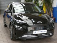 USED 2022 72 HYUNDAI KONA 64kWh Premium SUV 5dr Electric Auto (10.5kW Charger) (204 ps) SAT NAV ANDROID APPLE CARPLAY CRUISE CONTROL REAR VIEW CAMERA PARKING SENSORS 1 OWNERS SERVICE HISTORY WARRANTY
