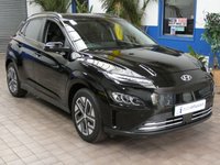 USED 2022 72 HYUNDAI KONA 64kWh Premium SUV 5dr Electric Auto (10.5kW Charger) (204 ps) SAT NAV ANDROID APPLE CARPLAY CRUISE CONTROL REAR VIEW CAMERA PARKING SENSORS 1 OWNERS SERVICE HISTORY WARRANTY