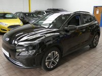 USED 2022 72 HYUNDAI KONA 64kWh Premium SUV 5dr Electric Auto (10.5kW Charger) (204 ps) SAT NAV ANDROID APPLE CARPLAY CRUISE CONTROL REAR VIEW CAMERA PARKING SENSORS 1 OWNERS SERVICE HISTORY WARRANTY