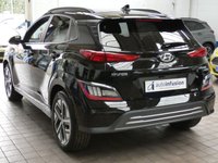 USED 2022 72 HYUNDAI KONA 64kWh Premium SUV 5dr Electric Auto (10.5kW Charger) (204 ps) SAT NAV ANDROID APPLE CARPLAY CRUISE CONTROL REAR VIEW CAMERA PARKING SENSORS 1 OWNERS SERVICE HISTORY WARRANTY
