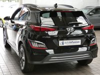 USED 2022 72 HYUNDAI KONA 64kWh Premium SUV 5dr Electric Auto (10.5kW Charger) (204 ps) SAT NAV ANDROID APPLE CARPLAY CRUISE CONTROL REAR VIEW CAMERA PARKING SENSORS 1 OWNERS SERVICE HISTORY WARRANTY