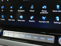 USED 2022 72 HYUNDAI KONA 64kWh Premium SUV 5dr Electric Auto (10.5kW Charger) (204 ps) SAT NAV ANDROID APPLE CARPLAY CRUISE CONTROL REAR VIEW CAMERA PARKING SENSORS 1 OWNERS SERVICE HISTORY WARRANTY