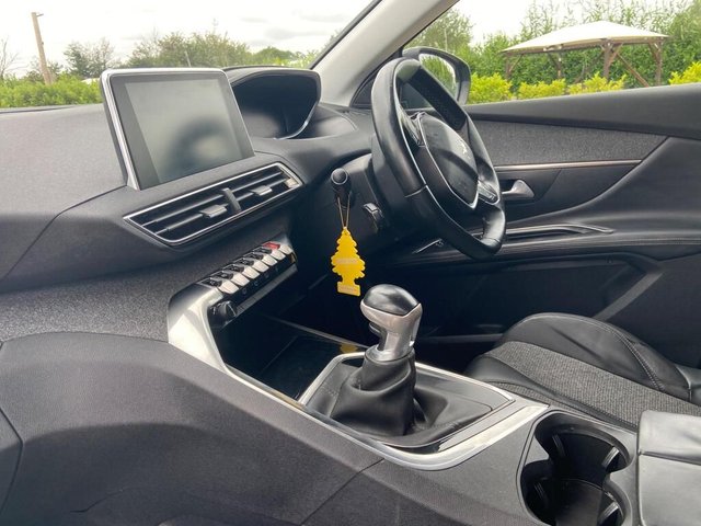 2017 PEUGEOT 3008 1.2 PureTech Allure SUV 5dr Petrol Manual Euro 6 (s/s) (130 ps) - Photo 8