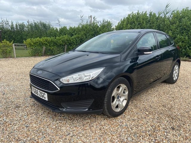 2017 FORD FOCUS 1.0T EcoBoost 99g Style Hatchback 5dr Petrol Manual Euro 6 (s/s) (100 ps) - Photo 4